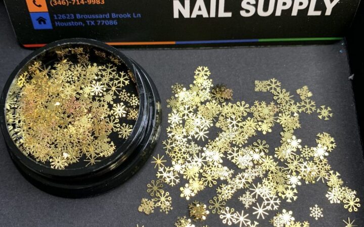 Snowflake Nail Sequins: Fast Holiday Salon Accents